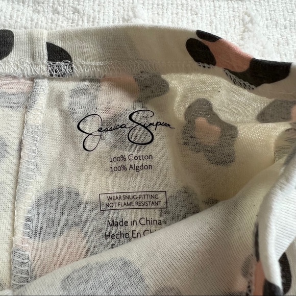 NWT Jessicas Simpson Leopard 2 Piece Pajamas - Picture 7 of 9